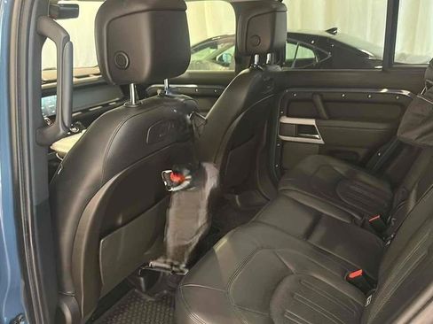 Used 2020 Land Rover Defender 110 HSE image 12