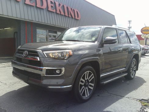 Used 2021 Toyota 4Runner Limited AWD/4WD image 10