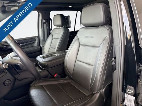Used 2024 GMC Yukon XL Denali w/ Denali Reserve Package image 11