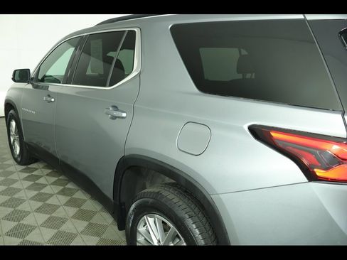 Used 2023 Chevrolet Traverse LT image 15