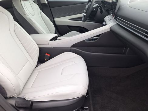 New 2026 Hyundai Elantra Limited image 23