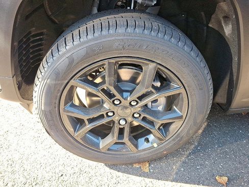 New 2025 Jeep Grand Cherokee L Limited image 4