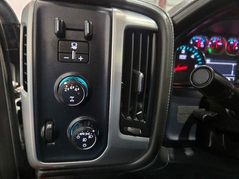 Used 2018 GMC Sierra 2500 SLT w/ Suspension Package, Off-Road AWD/4WD image 42