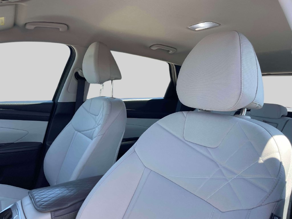 Certified 2025 Hyundai Tucson SE AWD/4WD image 19