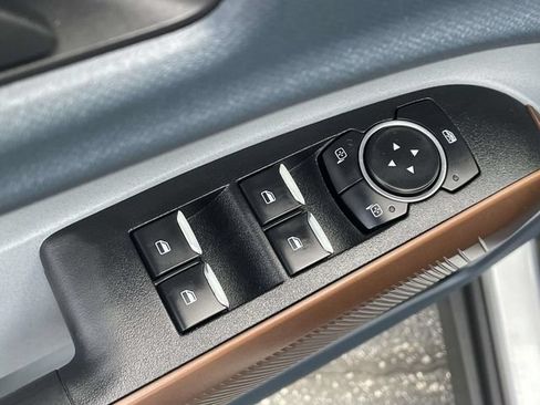 Used 2022 Ford Maverick Lariat FWD image 13