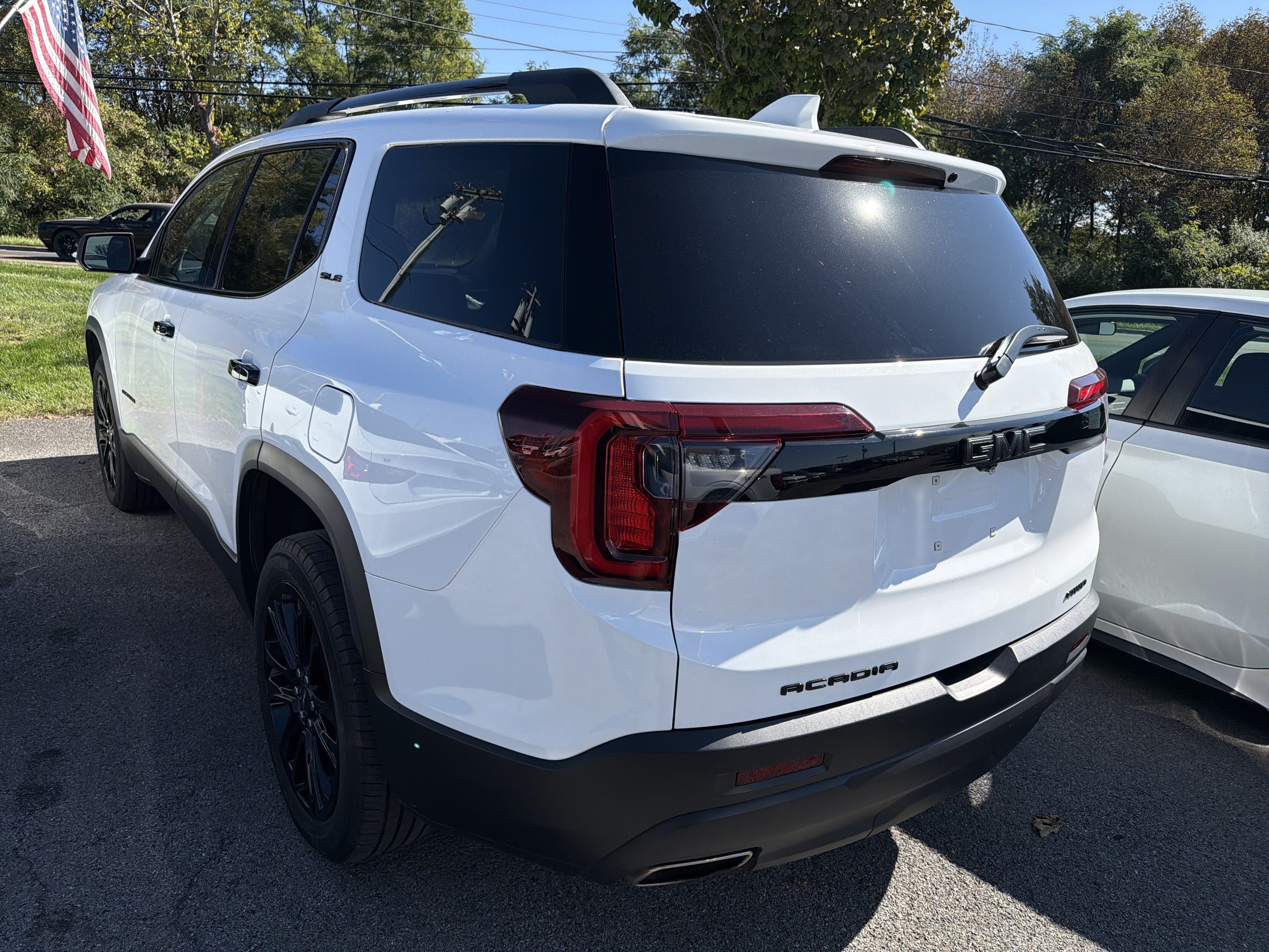 Used 2023 GMC Acadia SLE w/ Driver Convenience Package AWD/4WD image 5