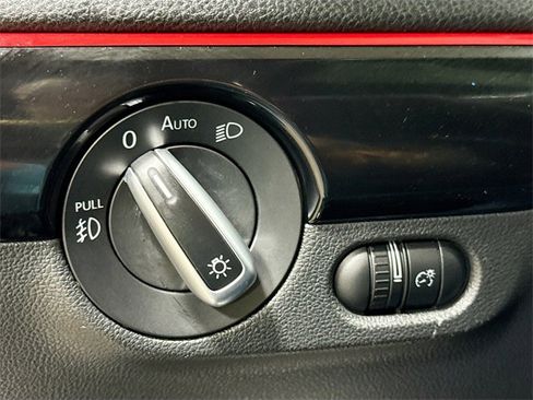 Used 2017 Volkswagen Jetta GLI image 12