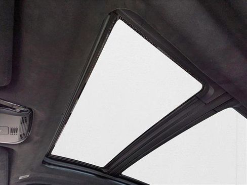 Used 2025 BMW X7 M60i w/ Executive Package image 15