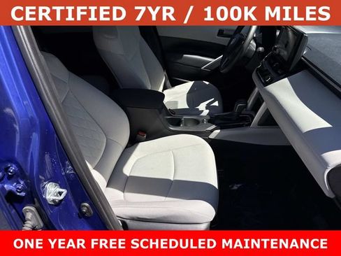 Used 2025 Toyota Corolla Cross LE FWD image 9