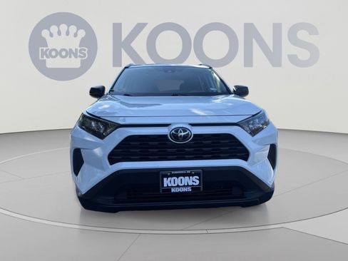 Used 2021 Toyota RAV4 LE FWD image 10