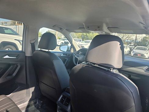 Used 2022 Volkswagen Tiguan SE image 15