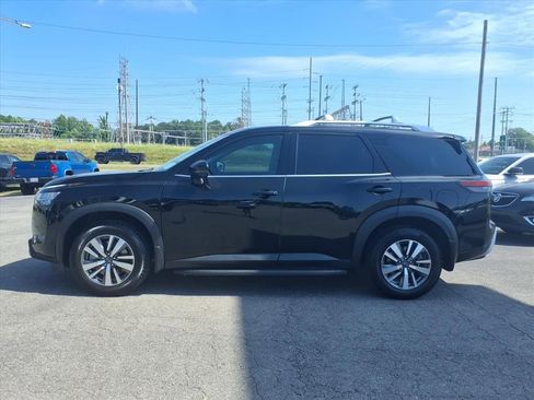 Used 2023 Nissan Pathfinder SL AWD/4WD image 4