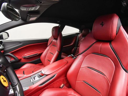 Used 2018 Ferrari GTC4Lusso V12 image 58