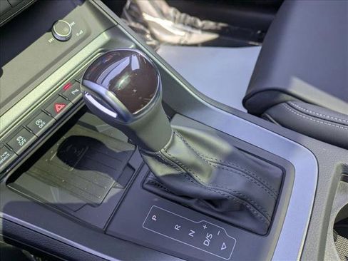 New 2025 Audi Q3 2.0T Premium image 11