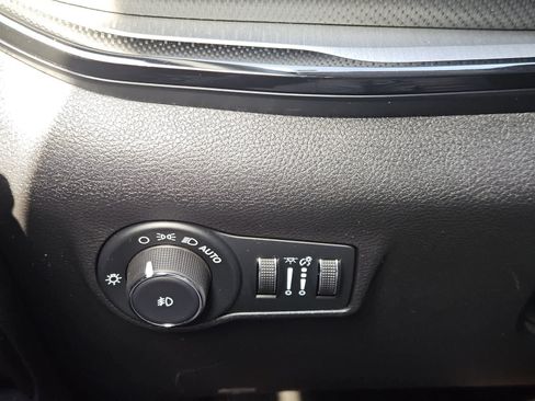 Used 2022 Jeep Compass Trailhawk w/ Trailhawk Convenience Group AWD/4WD image 20