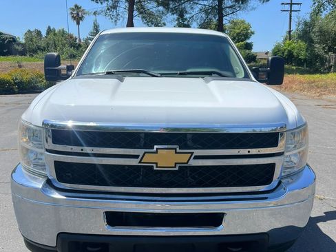 Used 2013 Chevrolet Silverado 2500 W/T AWD/4WD image 2