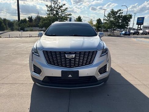 Used 2020 Cadillac XT5 Premium Luxury FWD image 2
