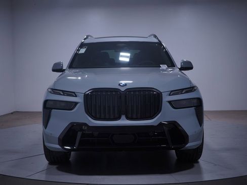 Used 2026 BMW X7 xDrive40i w/ M Sport Package image 4