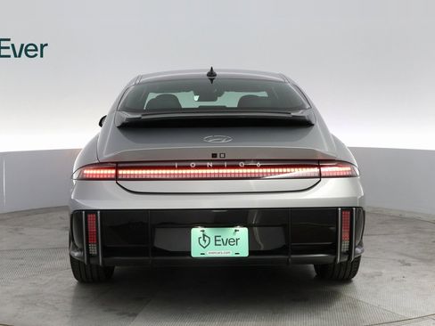 Used 2024 Hyundai Ioniq 6 Limited image 13