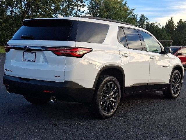 Used 2023 Chevrolet Traverse RS w/ LPO, Floor Liner Package AWD/4WD image 9