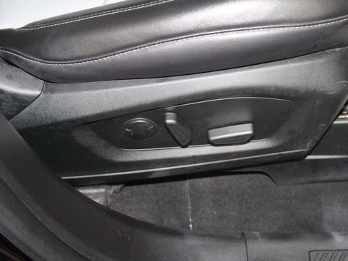 Used 2022 Ford Explorer XLT w/ Equipment Group 202A image 33