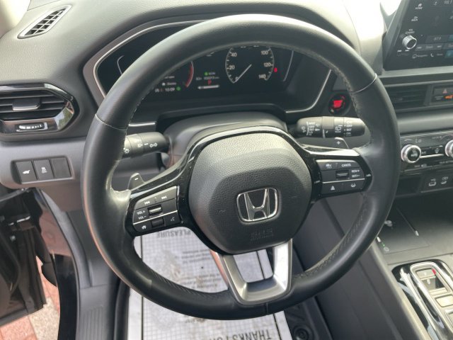 Certified 2025 Honda Pilot Touring image 11