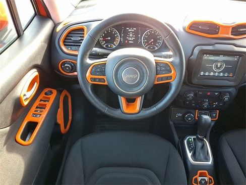 Used 2020 Jeep Renegade Latitude image 11