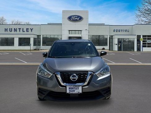 Used 2020 Nissan Kicks S FWD image 2