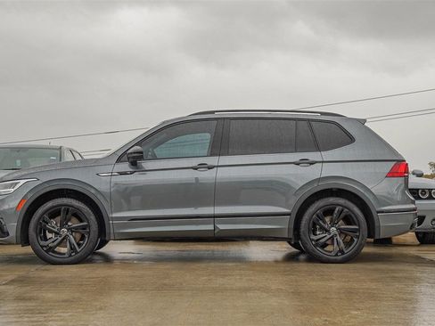New 2024 Volkswagen Tiguan SE R-Line image 4