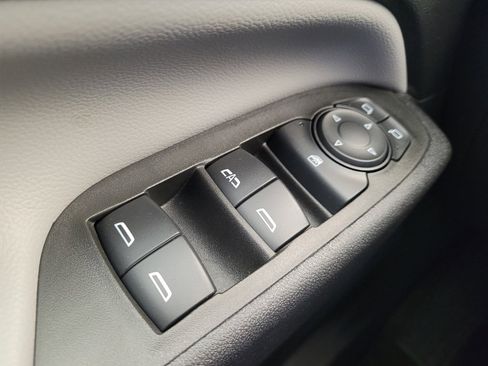 Used 2024 Chevrolet Equinox LT FWD image 27