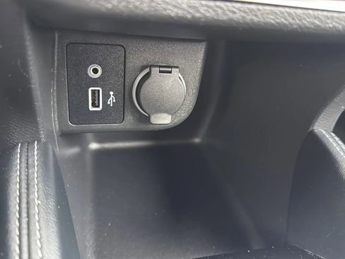 Used 2019 Nissan Kicks SV image 19