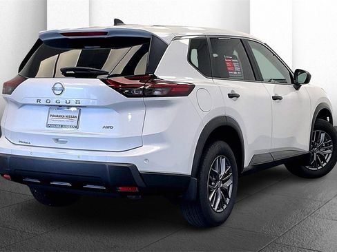 Certified 2025 Nissan Rogue S image 12