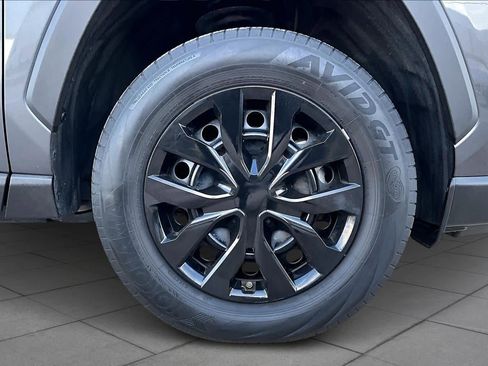 Used 2021 Toyota RAV4 LE image 9