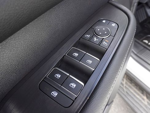 New 2025 Nissan Armada SL w/ Captain's Chari Seat Package image 16