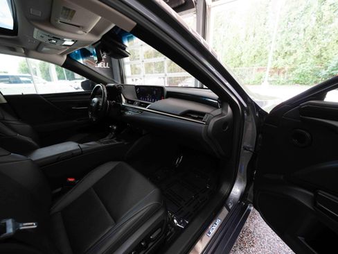 Used 2019 Lexus ES 300h w/ Premium Package FWD image 25