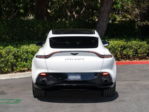Used 2023 Aston Martin DBX AWD/4WD image 6