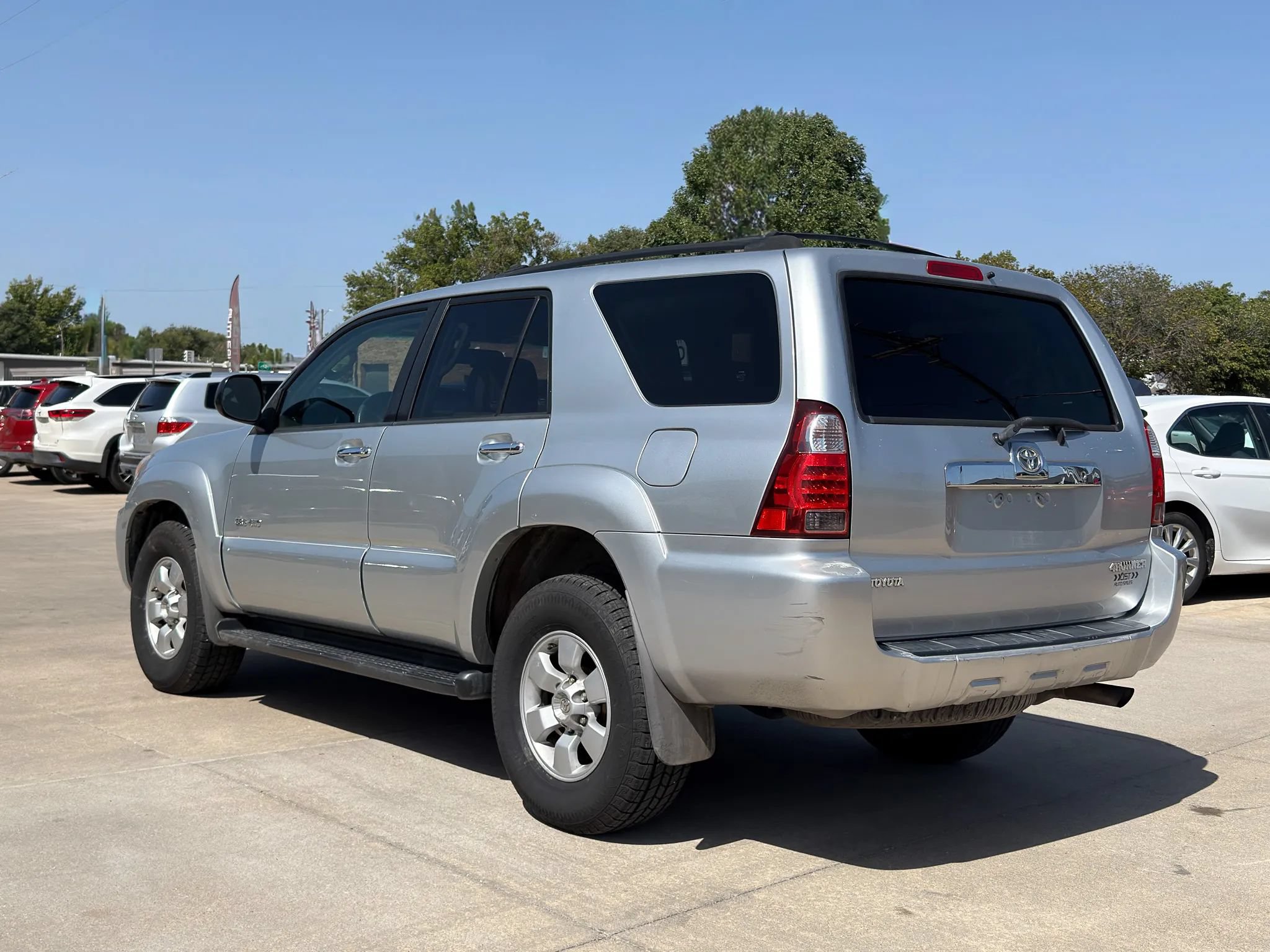 Used 2009 Toyota 4Runner SR5 AWD/4WD image 5