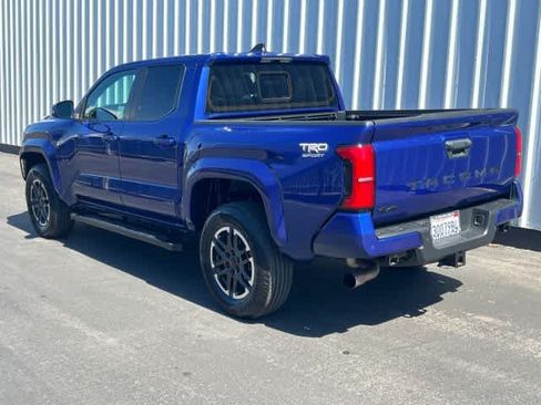 Used 2024 Toyota Tacoma TRD Sport w/ TRD Sport Upgrade Package AWD/4WD image 4