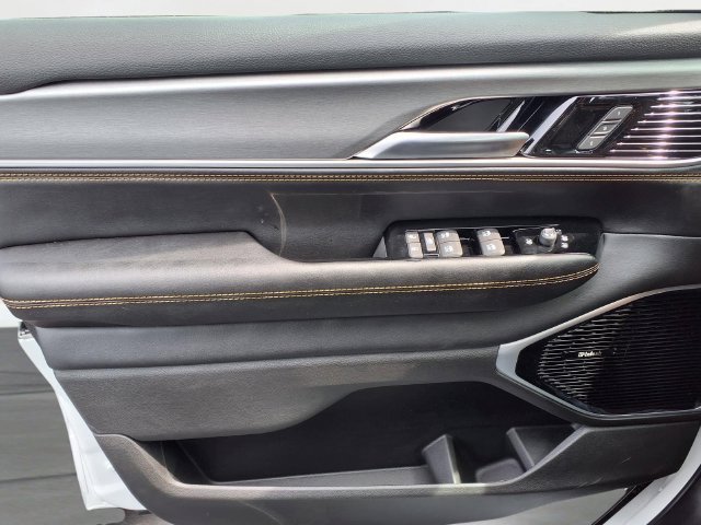 New 2026 Jeep Grand Wagoneer 4WD image 13