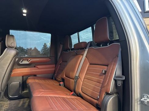 Used 2024 GMC Sierra 3500 Denali Ultimate image 16