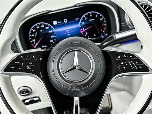 Used 2026 Mercedes-Benz Maybach SL 680 image 28