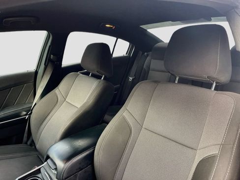 Used 2022 Dodge Charger SXT RWD image 19