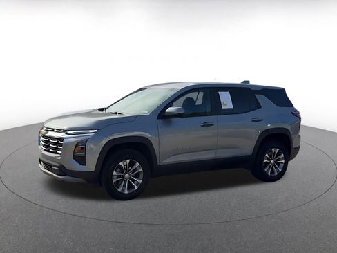 Used 2025 Chevrolet Equinox LT image 8