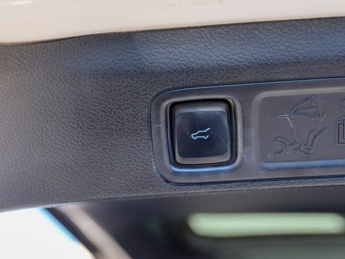 Used 2020 Ford Expedition Platinum image 12