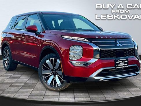 New 2025 Mitsubishi Outlander SE image 1