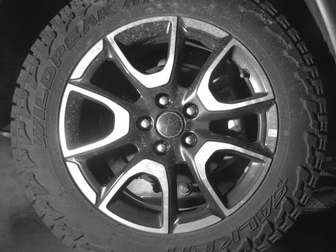 Used 2025 Jeep Compass Trailhawk AWD/4WD image 15