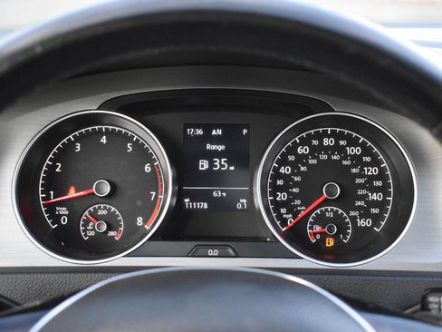 Used 2017 Volkswagen Golf S image 20