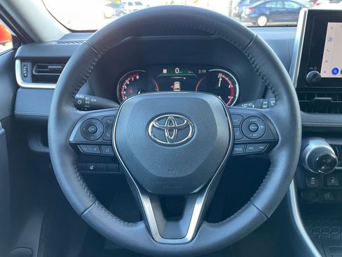 Used 2025 Toyota RAV4 XLE image 28