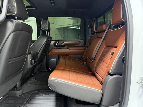 Used 2024 GMC Sierra 3500 Denali Ultimate image 30