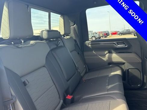Used 2024 Chevrolet Silverado 2500 ZR2 w/ Technology Package image 16
